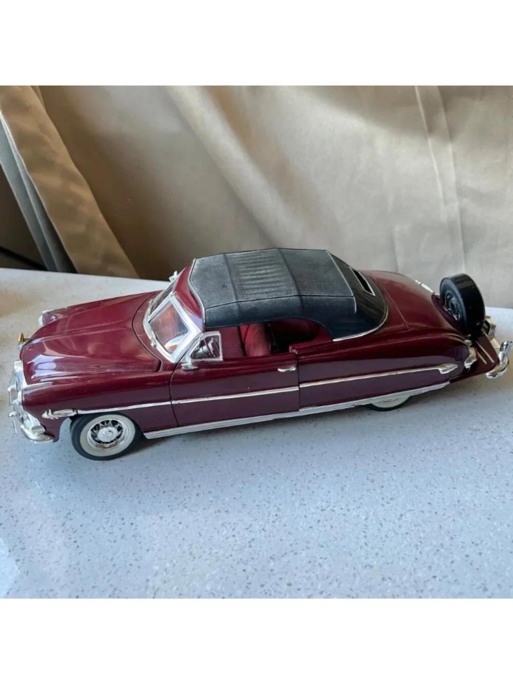 Highway 61 DCP 1952 Hudson Hornet Convertible Die-Cast Model Maroon Black 1:18